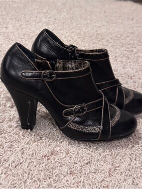 Bobbie Blue Black Leather Wing Tip Mary Jane Booties 8M Buckle Straps Steampunk